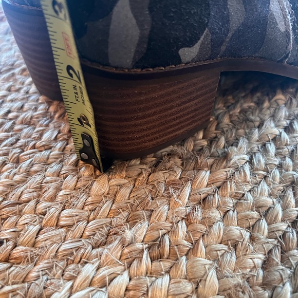 NWOT 1 State Grey Camo Suede Leather Ankle Boots - Size 7 1/2 - 38 - Picture 6 of 6